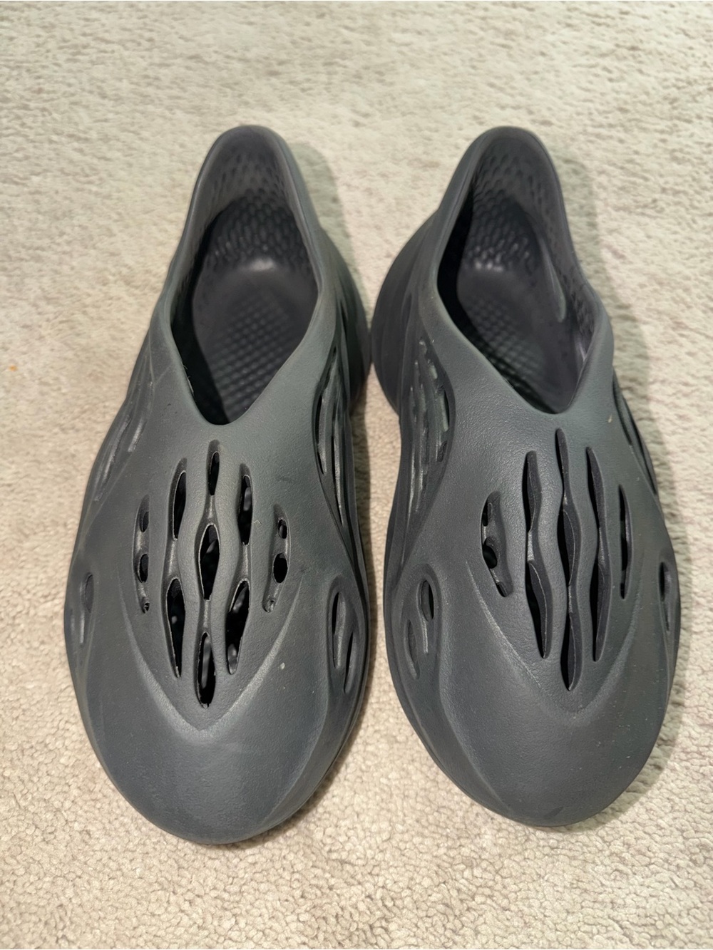 Yeezy Foam Runner Clog in Dark Gray-Size 9